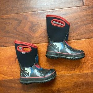 Dinosaur Bogs toddler size 9